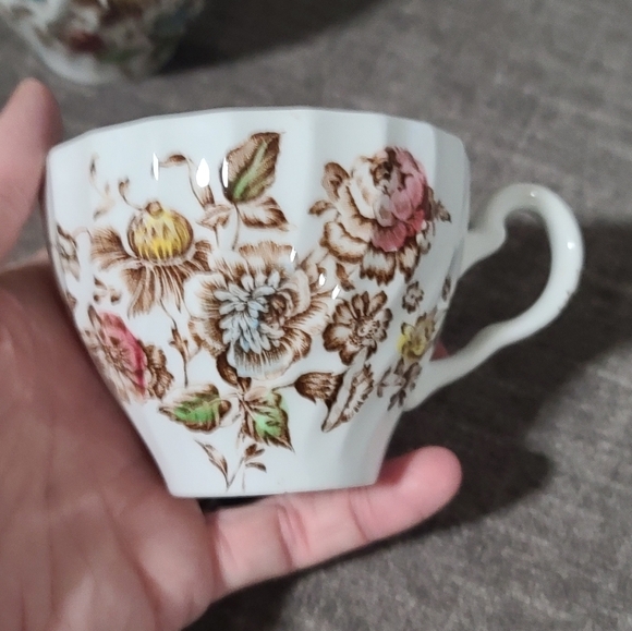 Johnson bros Staffordshire bouquet set of 3 tea cups - Picture 8 of 12